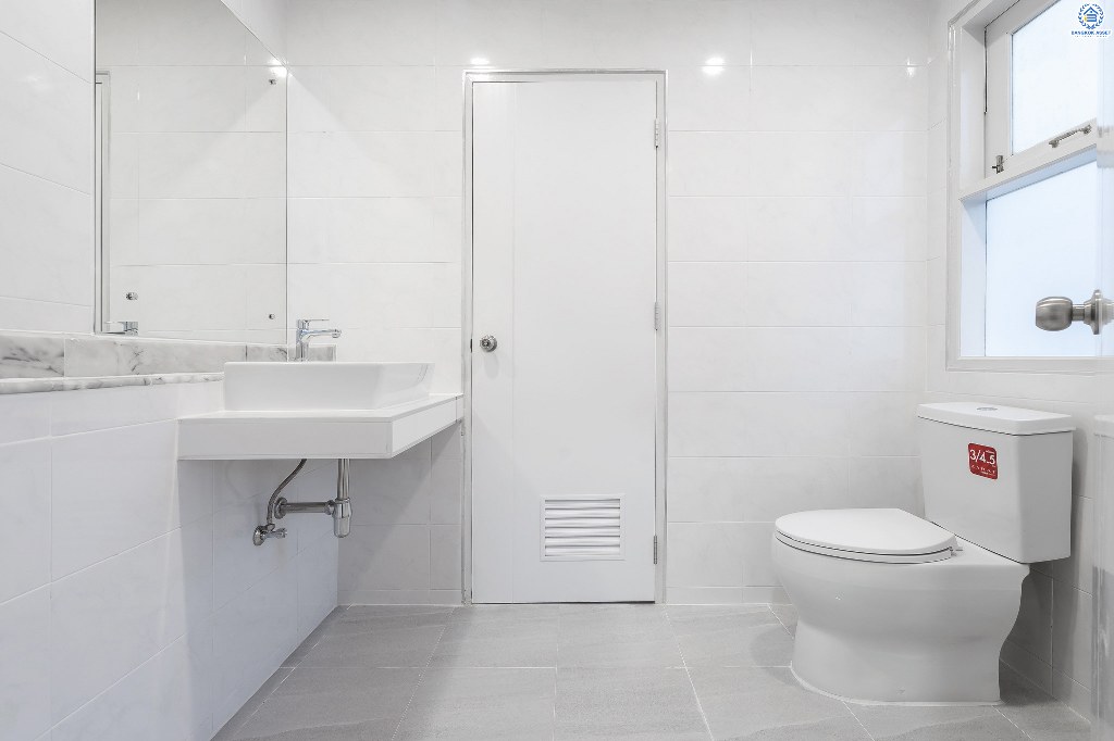 บ้านมือสองตกแต่งใหม่ ม.ชัยพฤกษ์ บางใหญ่-กาญจนาภิเษก (ซ.วัดลาดปลาดุก) เนรมิตการตกแต่งให้แบบจัดเต็ม!! กับบ้านพร้อมอยู่ เนื้อที่ 53 ตร.ว. ฟังก์ชั่นครบ 3 ห้องนอน 3 ห้องน้ำ โครงการคุณภาพแบรนด์ LH บนทำเลศักยภาพ ใกล้เซ็นทรัลเวสต์เกต และรถไฟฟ้าสถานี "คลองบางไผ่"