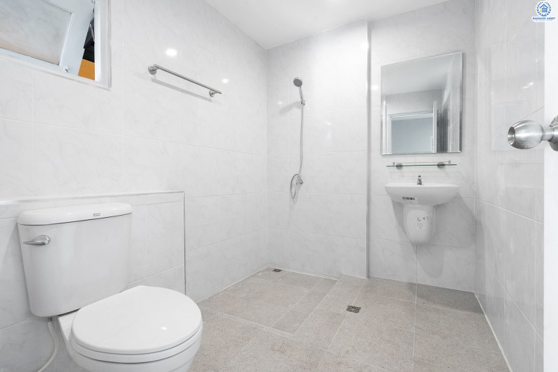 บ้านมือสองตกแต่งใหม่ ม.ธนิกา ดอนเมือง-สรงประภา บ้านแฝดฟังก์ชั่นบ้านเดี่ยว เนื้อที่ 48 ตร.ว. ฟังก์ชั่น 3 ห้องนอน 2 ห้องน้ำ ตกแต่งด้วยวัสดุเกรดพรีเมี่ยม บนพื้นที่ใช้สอยมากกว่า 200 ตร.ม. เดินทางเข้าสู่ใจกลางเมืองได้อย่างสะดวกสบาย ใกล้สนามบินดอนเมือง ,ทางด่วนศรีสมาน และรถไฟฟ้าสายสีแดง