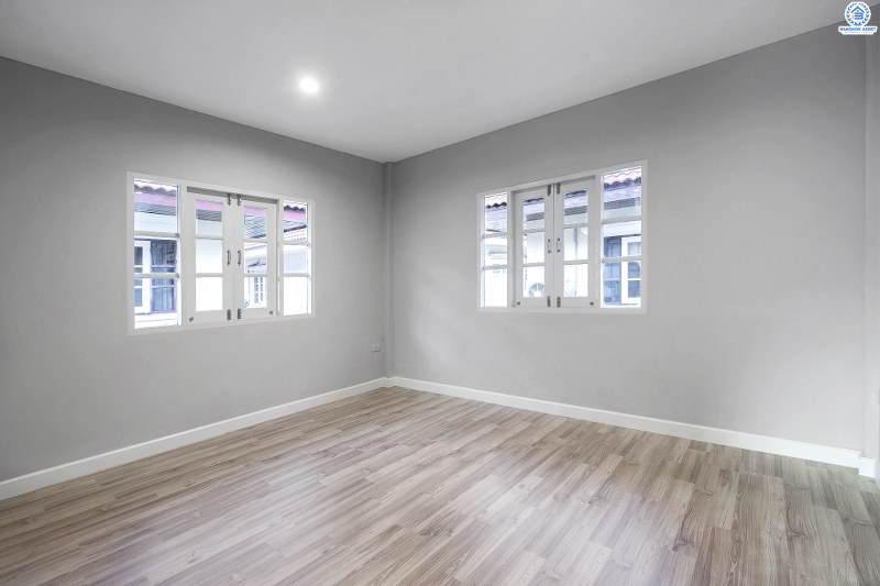 บ้านมือสองตกแต่งใหม่ ม.ธนิกา ดอนเมือง-สรงประภา บ้านแฝดฟังก์ชั่นบ้านเดี่ยว เนื้อที่ 48 ตร.ว. ฟังก์ชั่น 3 ห้องนอน 2 ห้องน้ำ ตกแต่งด้วยวัสดุเกรดพรีเมี่ยม บนพื้นที่ใช้สอยมากกว่า 200 ตร.ม. เดินทางเข้าสู่ใจกลางเมืองได้อย่างสะดวกสบาย ใกล้สนามบินดอนเมือง ,ทางด่วนศรีสมาน และรถไฟฟ้าสายสีแดง