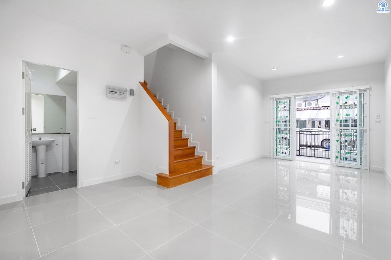 บ้านมือสองตกแต่งใหม่ ม.เดอะวิลล่า ราชพฤกษ์-ท่าอิฐ คุณภาพแบรนด์ พร็อพเพอร์ตี้ เพอร์เฟค เนื้อที่ 18 ตร.ว. ฟังก์ชั่นครบครัน 3ห้องนอน 2ห้องน้ำ พร้อมอยู่! บนทำเลใกล้รถไฟฟ้า สถานีบางรักน้อยท่าอิฐ พร้อมเข้า-ออกได้ 2 เส้นทางทั้งถ.รัตนาธิเบศร์ และถ.ราชพฤกษ์ ราคาพิเศษสุด!