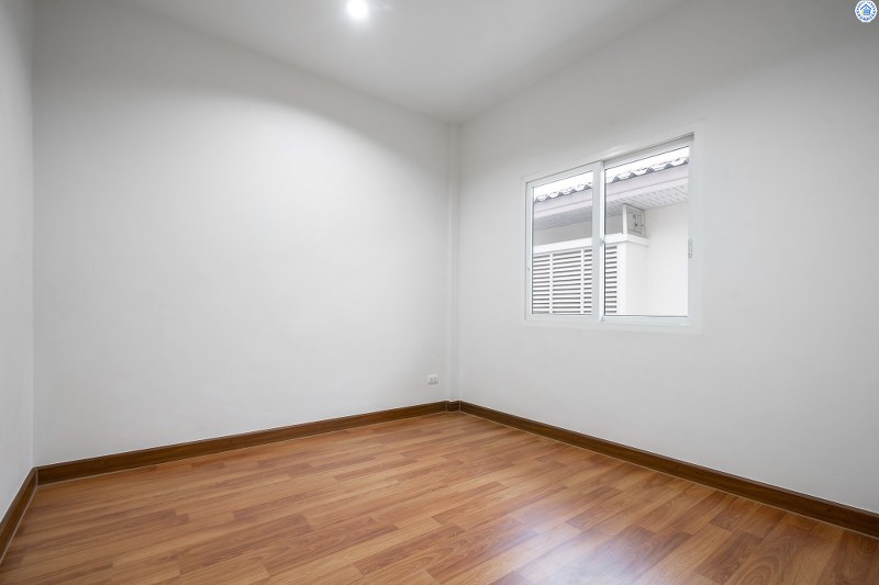 บ้านมือสองตกแต่งใหม่ ม.เดอะวิลล่า ราชพฤกษ์-ท่าอิฐ คุณภาพแบรนด์ พร็อพเพอร์ตี้ เพอร์เฟค เนื้อที่ 18 ตร.ว. ฟังก์ชั่นครบครัน 3ห้องนอน 2ห้องน้ำ พร้อมอยู่! บนทำเลใกล้รถไฟฟ้า สถานีบางรักน้อยท่าอิฐ พร้อมเข้า-ออกได้ 2 เส้นทางทั้งถ.รัตนาธิเบศร์ และถ.ราชพฤกษ์ ราคาพิเศษสุด!