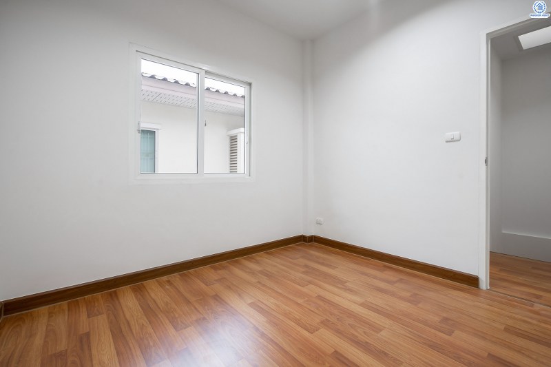 บ้านมือสองตกแต่งใหม่ ม.เดอะวิลล่า ราชพฤกษ์-ท่าอิฐ คุณภาพแบรนด์ พร็อพเพอร์ตี้ เพอร์เฟค เนื้อที่ 18 ตร.ว. ฟังก์ชั่นครบครัน 3ห้องนอน 2ห้องน้ำ พร้อมอยู่! บนทำเลใกล้รถไฟฟ้า สถานีบางรักน้อยท่าอิฐ พร้อมเข้า-ออกได้ 2 เส้นทางทั้งถ.รัตนาธิเบศร์ และถ.ราชพฤกษ์ ราคาพิเศษสุด!