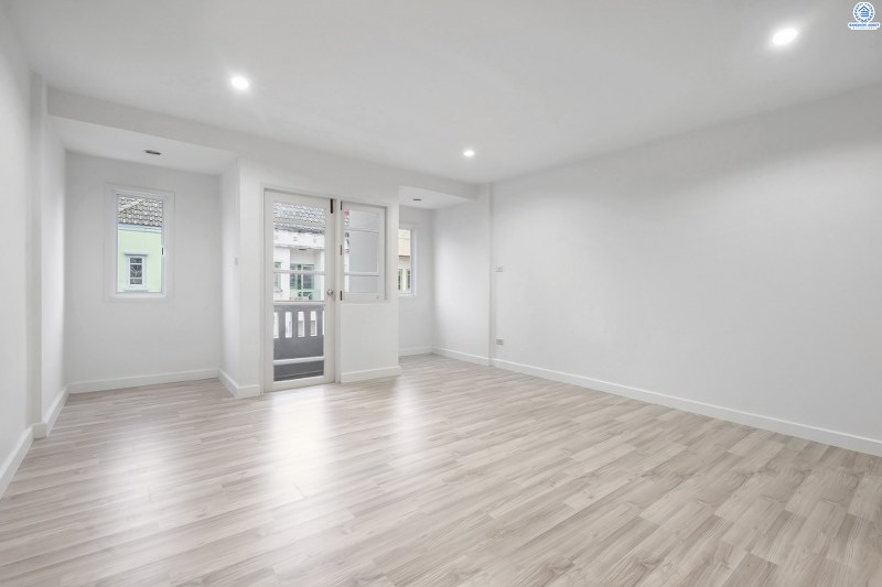 บ้านมือสองตกแต่งใหม่ พร้อมอยู่ ม.ศุภารมย์ แจ้งวัฒนะ-ปากเกร็ด17 หลังใหญ่ เนื้อที่ 20.3 ตร.ว. ฟังก์ชั่น 3 ห้องนอน 3 ห้องน้ำ พื้นที่ใช้สอยเกือบ 200 ตร.ม.  บนทำเลดีที่สุด! รองรับรถไฟฟ้าสายสีชมพู(สายอนาคต) ใกล้เซ็นทรัลแจ้งวัฒนะ ทางด่วนและเมืองทองธานี