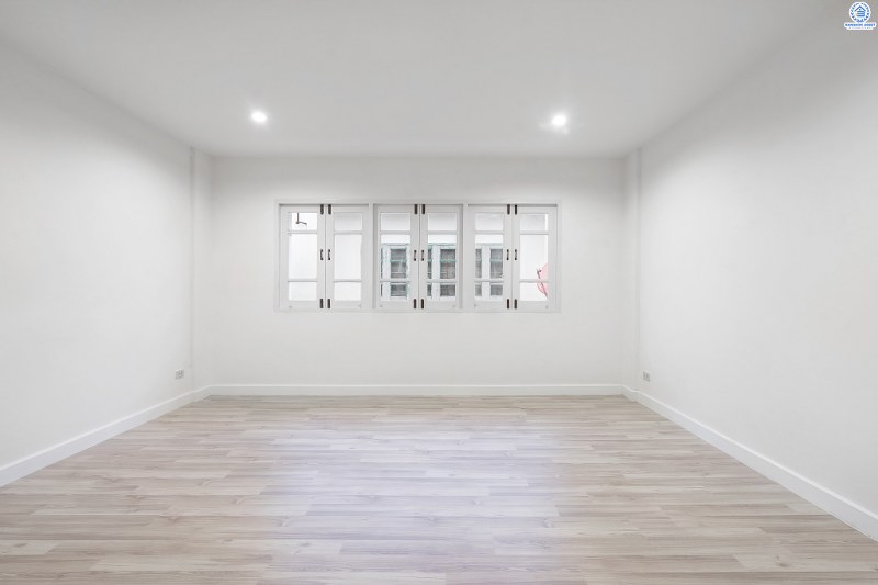 บ้านมือสองตกแต่งใหม่ พร้อมอยู่ ม.ศุภารมย์ แจ้งวัฒนะ-ปากเกร็ด17 หลังใหญ่ เนื้อที่ 20.3 ตร.ว. ฟังก์ชั่น 3 ห้องนอน 3 ห้องน้ำ พื้นที่ใช้สอยเกือบ 200 ตร.ม.  บนทำเลดีที่สุด! รองรับรถไฟฟ้าสายสีชมพู(สายอนาคต) ใกล้เซ็นทรัลแจ้งวัฒนะ ทางด่วนและเมืองทองธานี