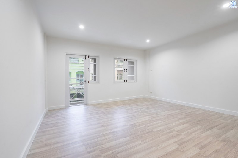 บ้านมือสองตกแต่งใหม่ พร้อมอยู่ ม.ศุภารมย์ แจ้งวัฒนะ-ปากเกร็ด17 หลังใหญ่ เนื้อที่ 20.3 ตร.ว. ฟังก์ชั่น 3 ห้องนอน 3 ห้องน้ำ พื้นที่ใช้สอยเกือบ 200 ตร.ม.  บนทำเลดีที่สุด! รองรับรถไฟฟ้าสายสีชมพู(สายอนาคต) ใกล้เซ็นทรัลแจ้งวัฒนะ ทางด่วนและเมืองทองธานี