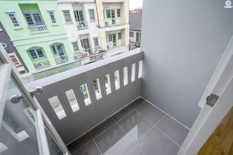 บ้านมือสองตกแต่งใหม่ พร้อมอยู่ ม.ศุภารมย์ แจ้งวัฒนะ-ปากเกร็ด17 หลังใหญ่ เนื้อที่ 20.3 ตร.ว. ฟังก์ชั่น 3 ห้องนอน 3 ห้องน้ำ พื้นที่ใช้สอยเกือบ 200 ตร.ม.  บนทำเลดีที่สุด! รองรับรถไฟฟ้าสายสีชมพู(สายอนาคต) ใกล้เซ็นทรัลแจ้งวัฒนะ ทางด่วนและเมืองทองธานี