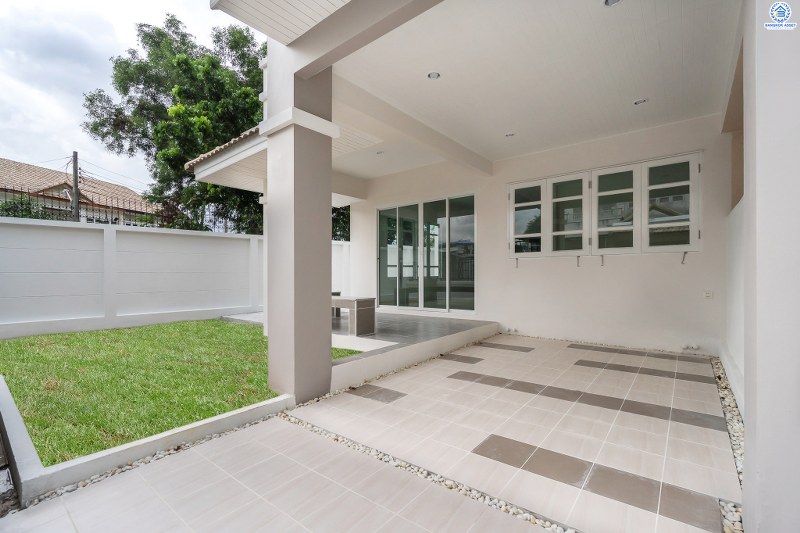 บ้านมือสองตกแต่งใหม่ ห้องมุม! ม.ดรีมทาวน์ ราชพฤกษ์-กาญจนาฯ โซนต้นโครงการ พร้อมอยู่ เนื้อที่ 40.9 ตร.ว. ฟังก์ชั่น 3 ห้องนอน 2 ห้องน้ำ 1 ห้องเอนกประสงค์ พร้อมความเป็นส่วนตัว มีเพียง 4 หลังในซอยเท่านั้น เดินทางสะดวก ใกล้จุดขึ้นทางด่วน "ศรีรัช" ,The Walk และอื่นๆ อีกมากมาย