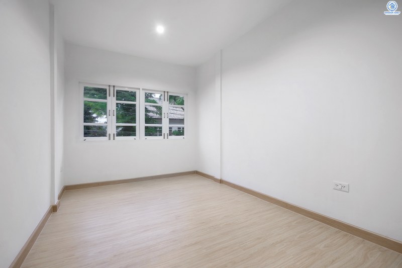 บ้านมือสองตกแต่งใหม่ ห้องมุม! ม.ดรีมทาวน์ ราชพฤกษ์-กาญจนาฯ โซนต้นโครงการ พร้อมอยู่ เนื้อที่ 40.9 ตร.ว. ฟังก์ชั่น 3 ห้องนอน 2 ห้องน้ำ 1 ห้องเอนกประสงค์ พร้อมความเป็นส่วนตัว มีเพียง 4 หลังในซอยเท่านั้น เดินทางสะดวก ใกล้จุดขึ้นทางด่วน "ศรีรัช" ,The Walk และอื่นๆ อีกมากมาย