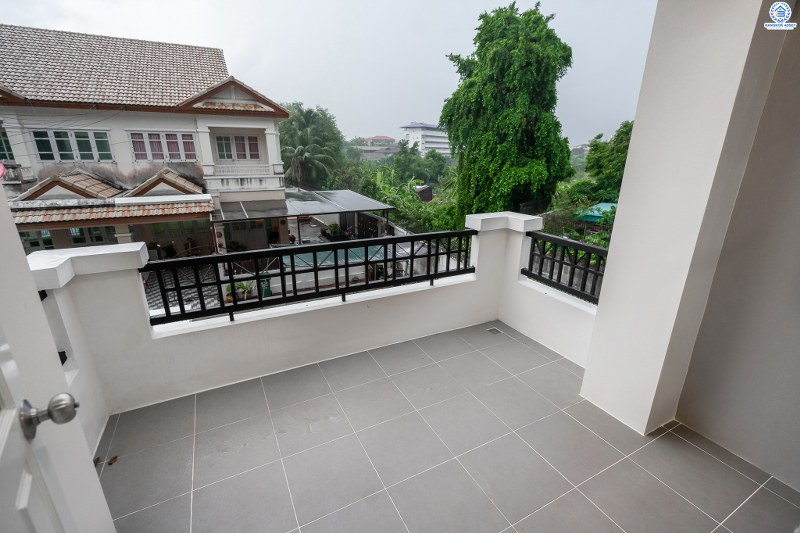 บ้านมือสองตกแต่งใหม่ ห้องมุม! ม.ดรีมทาวน์ ราชพฤกษ์-กาญจนาฯ โซนต้นโครงการ พร้อมอยู่ เนื้อที่ 40.9 ตร.ว. ฟังก์ชั่น 3 ห้องนอน 2 ห้องน้ำ 1 ห้องเอนกประสงค์ พร้อมความเป็นส่วนตัว มีเพียง 4 หลังในซอยเท่านั้น เดินทางสะดวก ใกล้จุดขึ้นทางด่วน "ศรีรัช" ,The Walk และอื่นๆ อีกมากมาย