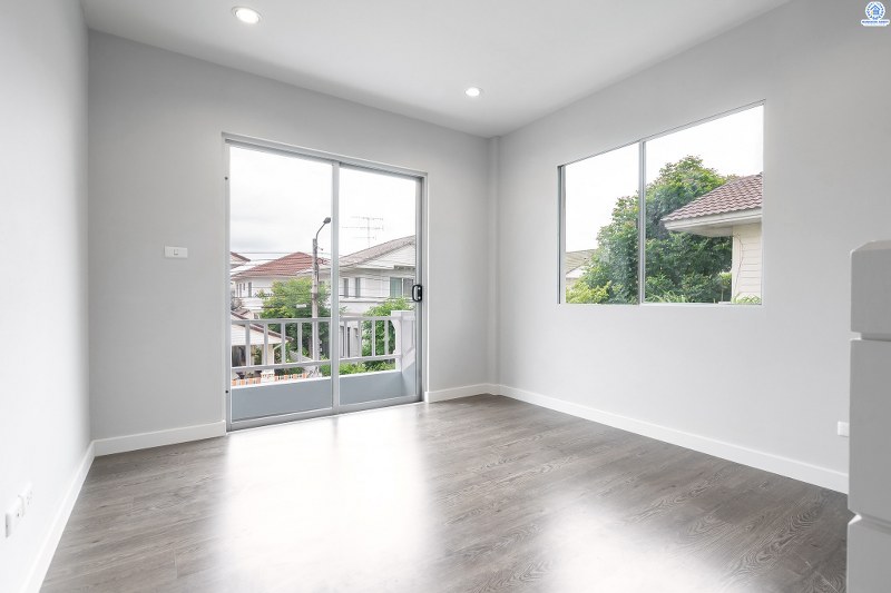 บ้านมือสองตกแต่งใหม่ ม.ชัยพฤกษ์ บางใหญ่-เซ็นทรัลเวสต์เกต สังคมคุณภาพLH ที่พร้อมรองรับความสุข บนเนื้อที่ 58 ตร.ว. ฟังก์ชั่นครบ 3 ห้องนอน 3 ห้องน้ำ 2 ที่จอดรถ ตกแต่งพร้อมอยู่ มาตรฐานวัสดุเกรดพรีเมี่ยม บนทำเลศักยภาพ เพียง 5 นาทีถึงเซ็นทรัลเวสต์เกต ใกล้รถไฟฟ้าสถานี "คลองบางไผ่"