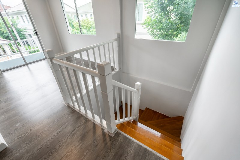 บ้านมือสองตกแต่งใหม่ ม.ชัยพฤกษ์ บางใหญ่-เซ็นทรัลเวสต์เกต สังคมคุณภาพLH ที่พร้อมรองรับความสุข บนเนื้อที่ 58 ตร.ว. ฟังก์ชั่นครบ 3 ห้องนอน 3 ห้องน้ำ 2 ที่จอดรถ ตกแต่งพร้อมอยู่ มาตรฐานวัสดุเกรดพรีเมี่ยม บนทำเลศักยภาพ เพียง 5 นาทีถึงเซ็นทรัลเวสต์เกต ใกล้รถไฟฟ้าสถานี "คลองบางไผ่"