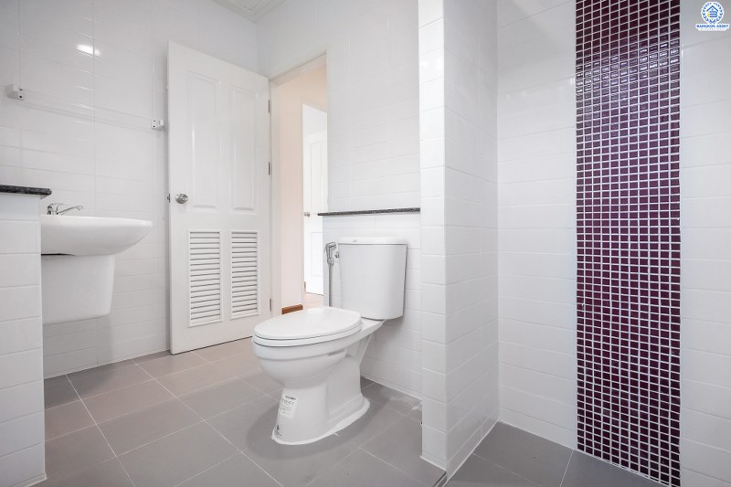 บ้านมือสองตกแต่งใหม่ ม.เดอะวิลล่า ราชพฤกษ์-ท่าอิฐ คุณภาพแบรนด์ Property Perfect เนื้อที่ 18 ตร.ว. ฟังก์ชั่น 3 ห้องนอน 2 ห้องน้ำ พร้อมอยู่! บนทำเลใกล้รถไฟฟ้า สถานีบางรักน้อยท่าอิฐ พร้อมเข้า-ออกได้ 2 เส้นทางทั้งถ.รัตนาธิเบศร์ และถ.ราชพฤกษ์ ราคาพิเศษสุด!