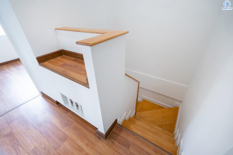 บ้านมือสองตกแต่งใหม่ ม.เดอะวิลล่า ราชพฤกษ์-ท่าอิฐ คุณภาพแบรนด์ Property Perfect เนื้อที่ 18 ตร.ว. ฟังก์ชั่น 3 ห้องนอน 2 ห้องน้ำ พร้อมอยู่! บนทำเลใกล้รถไฟฟ้า สถานีบางรักน้อยท่าอิฐ พร้อมเข้า-ออกได้ 2 เส้นทางทั้งถ.รัตนาธิเบศร์ และถ.ราชพฤกษ์ ราคาพิเศษสุด!