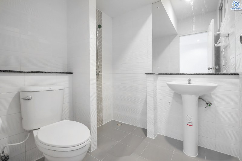 บ้านมือสองตกแต่งใหม่ ม.เดอะวิลล่า ราชพฤกษ์-ท่าอิฐ คุณภาพแบรนด์ Property Perfect เนื้อที่ 18 ตร.ว. ฟังก์ชั่น 3 ห้องนอน 2 ห้องน้ำ พร้อมอยู่! บนทำเลใกล้รถไฟฟ้า สถานีบางรักน้อยท่าอิฐ พร้อมเข้า-ออกได้ 2 เส้นทางทั้งถ.รัตนาธิเบศร์ และถ.ราชพฤกษ์ ราคาพิเศษสุด!