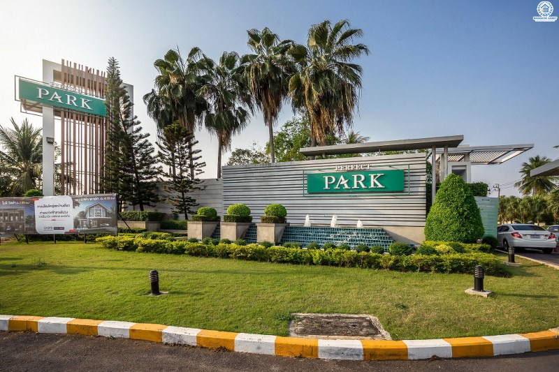 บ้านมือสองตกแต่งใหม่ แปลงมุม! ม.เพอร์เฟคพาร์ค บางใหญ่-กาญจนาฯ (ซ.วัดพระนอน) บ้านพร้อมอยู่ ตกแต่งสไตล์อบอุ่น เนื้อที่ 36.6 ตร.ว. ฟังก์ชั่น 3นอน 2น้ำ 2ที่จอดรถ พร้อม facilitys ครบครัน! ทำเลใกล้วงแหวนกาญจนาฯ Central Westgate และรถไฟฟ้าสายสีม่วง