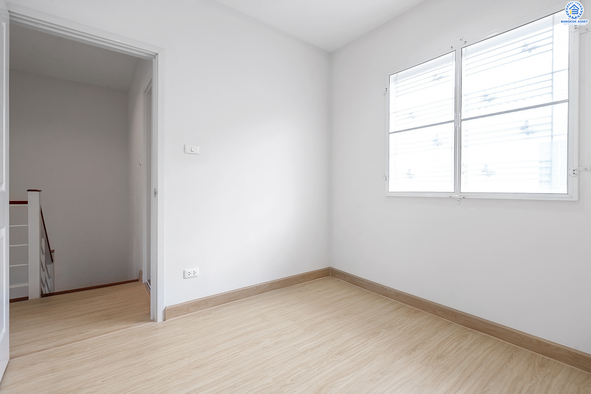 บ้านมือสองตกแต่งใหม่ ม.พฤกษาวิลล์22 พระราม5-นครอินทร์ ตกแต่งสวย ครบทุกฟังก์ชั่น พร้อมอยู่ เนื้อที่ 17.4 ตร.ว. ฟังก์ชั่น 3 ห้องนอน 2 ห้องน้ำ บนทำเลเดินทางสะดวก เชื่อมต่อทุกการเดินทาง ใกล้สะพานพระรามห้า และรถไฟฟ้าสถานี "แยกติวานนท์"