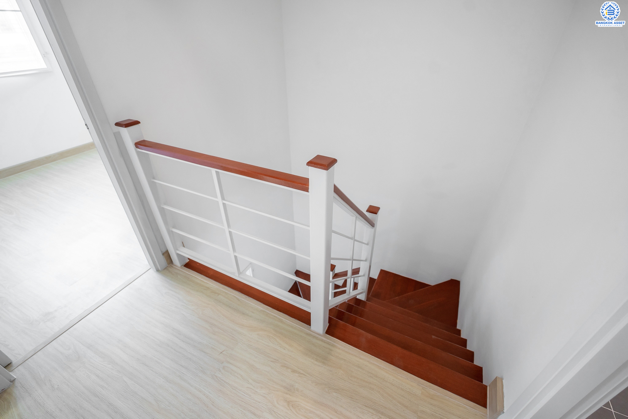 บ้านมือสองตกแต่งใหม่ ม.พฤกษาวิลล์22 พระราม5-นครอินทร์ ตกแต่งสวย ครบทุกฟังก์ชั่น พร้อมอยู่ เนื้อที่ 17.4 ตร.ว. ฟังก์ชั่น 3 ห้องนอน 2 ห้องน้ำ บนทำเลเดินทางสะดวก เชื่อมต่อทุกการเดินทาง ใกล้สะพานพระรามห้า และรถไฟฟ้าสถานี "แยกติวานนท์"