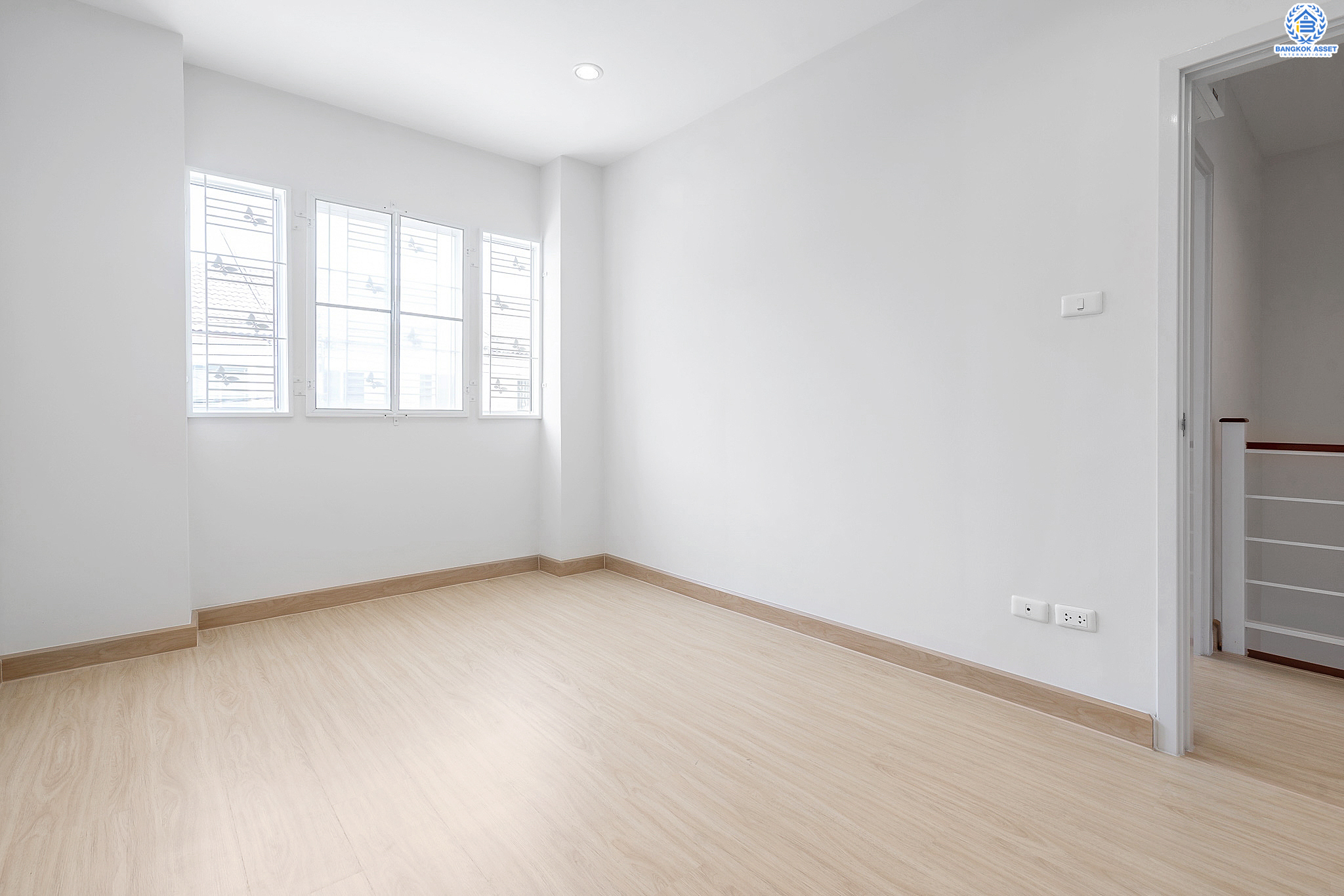 บ้านมือสองตกแต่งใหม่ ม.พฤกษาวิลล์22 พระราม5-นครอินทร์ ตกแต่งสวย ครบทุกฟังก์ชั่น พร้อมอยู่ เนื้อที่ 17.4 ตร.ว. ฟังก์ชั่น 3 ห้องนอน 2 ห้องน้ำ บนทำเลเดินทางสะดวก เชื่อมต่อทุกการเดินทาง ใกล้สะพานพระรามห้า และรถไฟฟ้าสถานี "แยกติวานนท์"