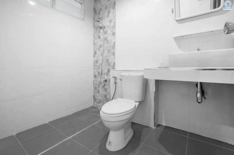 บ้านมือสองตกแต่งใหม่ ใกล้รถไฟฟ้า! ม.นันทนาการ์เด้นท์2 ราชพฤกษ์-ท่าอิฐ แบรนด์ Property Perfect ทาวน์เฮ้าส์เล่นระดับ ตกแต่งให้จัดเต็ม พร้อมอยู่ เนื้อที่ 18 ตร.ว. ฟังก์ชั่นครบครัน บนสุดยอดทำเล เข้า-ออกได้ทั้งทางราชพฤกษ์ และรัตนาธิเบศร์ ใกล้รถไฟฟ้าสถานี "บางรักน้อยท่าอิฐ"