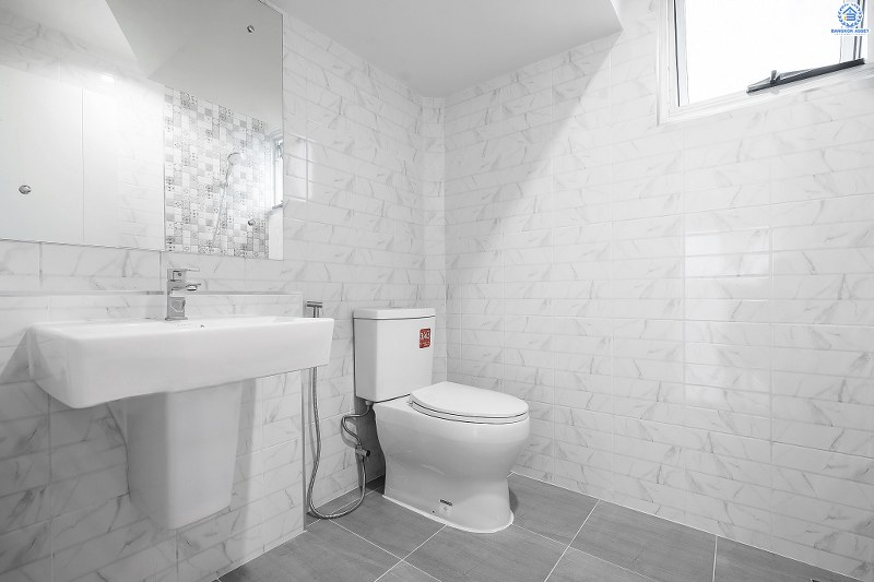 บ้านมือสองตกแต่งใหม่ พร้อมสังคมคุณภาพ LH ม.ชัยพฤกษ์ บางใหญ่-เซ็นทรัลเวสต์เกต เนื้อที่ 54 ตร.ว. ฟังก์ชั่น 3 ห้องนอน 3 ห้องน้ำ 2 ที่จอดรถ ตกแต่งพร้อมอยู่ มาตรฐานวัสดุเกรดพรีเมี่ยม ตอบโจทย์ทุกการเดินทาง เพียง 1กม.จากรถไฟฟ้า สถานีคลองบางไผ่