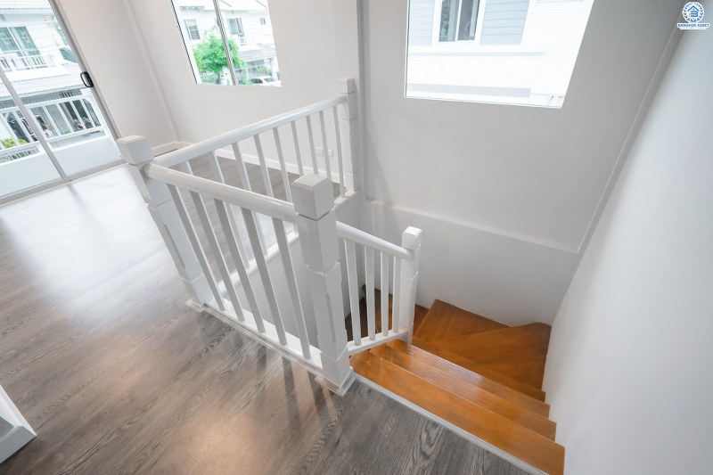 บ้านมือสองตกแต่งใหม่ พร้อมสังคมคุณภาพ LH ม.ชัยพฤกษ์ บางใหญ่-เซ็นทรัลเวสต์เกต เนื้อที่ 54 ตร.ว. ฟังก์ชั่น 3 ห้องนอน 3 ห้องน้ำ 2 ที่จอดรถ ตกแต่งพร้อมอยู่ มาตรฐานวัสดุเกรดพรีเมี่ยม ตอบโจทย์ทุกการเดินทาง เพียง 1กม.จากรถไฟฟ้า สถานีคลองบางไผ่