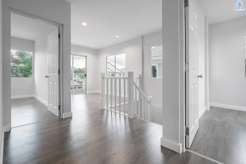 บ้านมือสองตกแต่งใหม่ พร้อมสังคมคุณภาพ LH ม.ชัยพฤกษ์ บางใหญ่-เซ็นทรัลเวสต์เกต เนื้อที่ 54 ตร.ว. ฟังก์ชั่น 3 ห้องนอน 3 ห้องน้ำ 2 ที่จอดรถ ตกแต่งพร้อมอยู่ มาตรฐานวัสดุเกรดพรีเมี่ยม ตอบโจทย์ทุกการเดินทาง เพียง 1กม.จากรถไฟฟ้า สถานีคลองบางไผ่