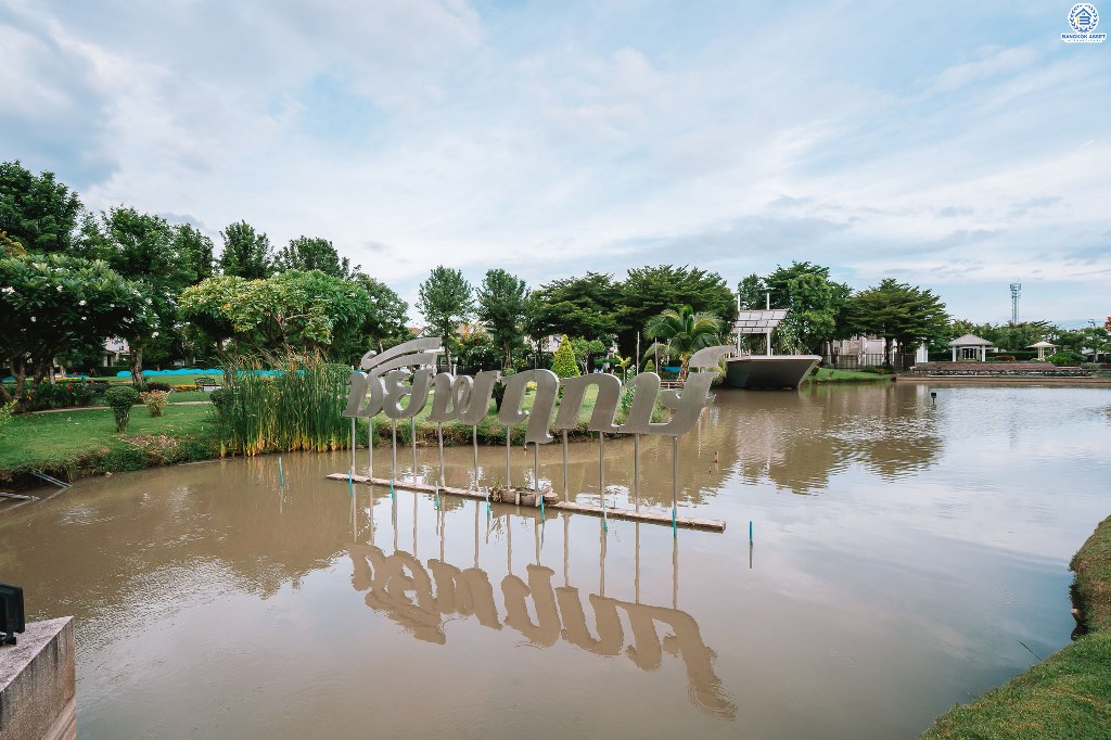 บ้านมือสองตกแต่งใหม่ พร้อมสังคมคุณภาพ LH ม.ชัยพฤกษ์ บางใหญ่-เซ็นทรัลเวสต์เกต เนื้อที่ 54 ตร.ว. ฟังก์ชั่น 3 ห้องนอน 3 ห้องน้ำ 2 ที่จอดรถ ตกแต่งพร้อมอยู่ มาตรฐานวัสดุเกรดพรีเมี่ยม ตอบโจทย์ทุกการเดินทาง เพียง 1กม.จากรถไฟฟ้า สถานีคลองบางไผ่