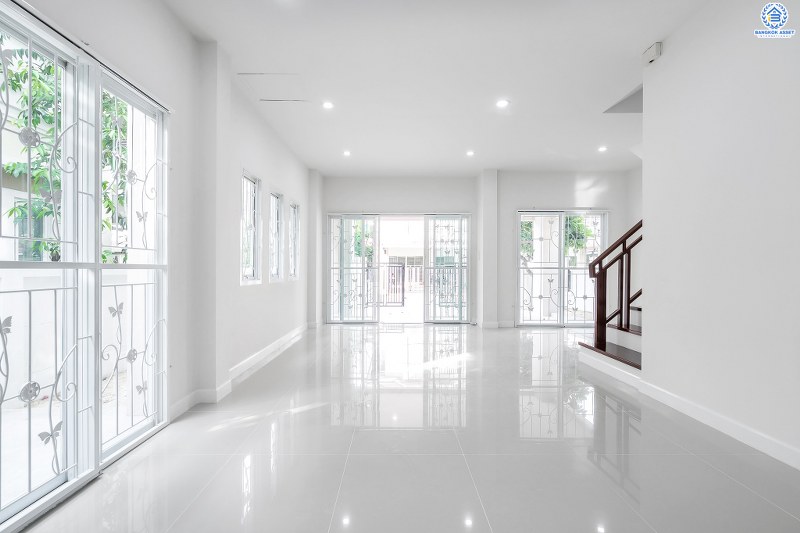 บ้านมือสองตกแต่งใหม่ ม.เปี่ยมสุข4 ติวานนท์-ปากเกร็ด คุ้มกว่าด้วยฟังก์ชั่นจัดเต็ม พร้อมอยู่ บนเนื้อที่ 36 ตร.ว. 3 ห้องนอน 2 ห้องน้ำ 2 ที่จอดรถ สะดวกสบายทุกการเดินทาง ใกล้ห้าแยกปากเกร็ด , เซ็นทรัลฯ , ทางด่วนแจ้งวัฒนะ และรถไฟฟ้าสายสีชมพู