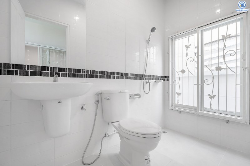 บ้านมือสองตกแต่งใหม่ ม.เปี่ยมสุข4 ติวานนท์-ปากเกร็ด คุ้มกว่าด้วยฟังก์ชั่นจัดเต็ม พร้อมอยู่ บนเนื้อที่ 36 ตร.ว. 3 ห้องนอน 2 ห้องน้ำ 2 ที่จอดรถ สะดวกสบายทุกการเดินทาง ใกล้ห้าแยกปากเกร็ด , เซ็นทรัลฯ , ทางด่วนแจ้งวัฒนะ และรถไฟฟ้าสายสีชมพู