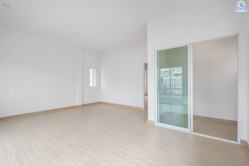 บ้านมือสองตกแต่งใหม่ ม.เปี่ยมสุข4 ติวานนท์-ปากเกร็ด คุ้มกว่าด้วยฟังก์ชั่นจัดเต็ม พร้อมอยู่ บนเนื้อที่ 36 ตร.ว. 3 ห้องนอน 2 ห้องน้ำ 2 ที่จอดรถ สะดวกสบายทุกการเดินทาง ใกล้ห้าแยกปากเกร็ด , เซ็นทรัลฯ , ทางด่วนแจ้งวัฒนะ และรถไฟฟ้าสายสีชมพู