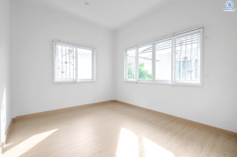 บ้านมือสองตกแต่งใหม่ ม.เปี่ยมสุข4 ติวานนท์-ปากเกร็ด คุ้มกว่าด้วยฟังก์ชั่นจัดเต็ม พร้อมอยู่ บนเนื้อที่ 36 ตร.ว. 3 ห้องนอน 2 ห้องน้ำ 2 ที่จอดรถ สะดวกสบายทุกการเดินทาง ใกล้ห้าแยกปากเกร็ด , เซ็นทรัลฯ , ทางด่วนแจ้งวัฒนะ และรถไฟฟ้าสายสีชมพู