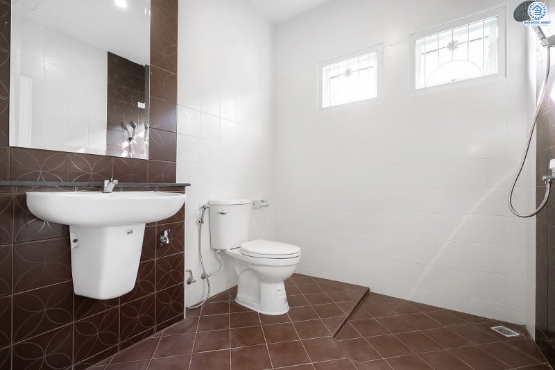 บ้านมือสองตกแต่งใหม่ ม.เปี่ยมสุข4 ติวานนท์-ปากเกร็ด คุ้มกว่าด้วยฟังก์ชั่นจัดเต็ม พร้อมอยู่ บนเนื้อที่ 36 ตร.ว. 3 ห้องนอน 2 ห้องน้ำ 2 ที่จอดรถ สะดวกสบายทุกการเดินทาง ใกล้ห้าแยกปากเกร็ด , เซ็นทรัลฯ , ทางด่วนแจ้งวัฒนะ และรถไฟฟ้าสายสีชมพู