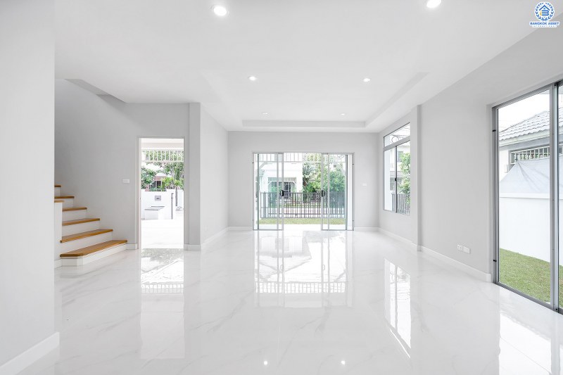 บ้านมือสองตกแต่งใหม่ จากแบรนด์ LH โครงการ ชัยพฤกษ์ บางใหญ่-เซ็นทรัลเวสต์เกต ตกแต่งสไตล์อบอุ่น ครบทุกฟังก์ชั่น คัดสรรวัสดุเกรดคุณภาพ เนื้อที่กว้าง 63.1 ตร.ว. ฟังก์ชั่น 3 ห้องนอน 3 ห้องน้ำ 2 ที่จอดรถ บนทำเลเดินทางสะดวก ใกล้รถไฟฟ้าสถานีคลองบางไผ่ เพียง 1.5 กม. ราคาพิเศษสุด!