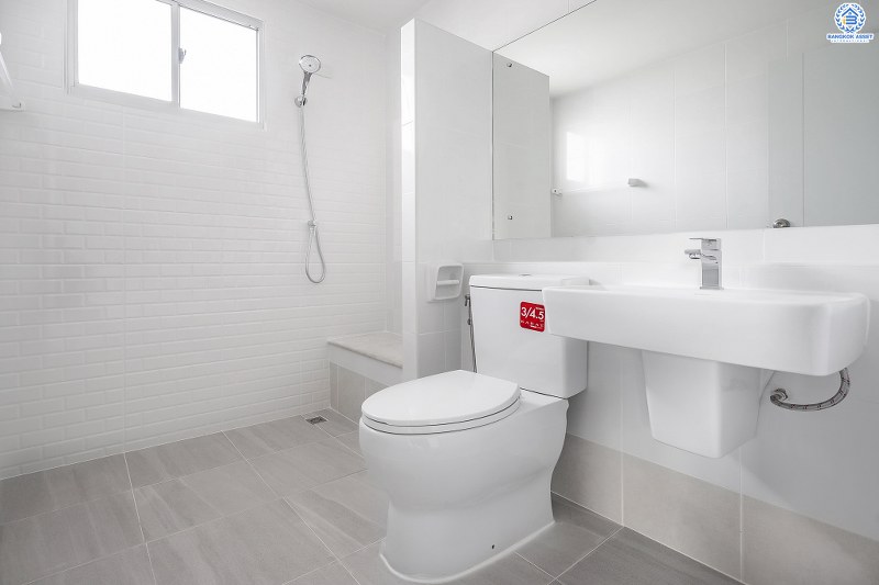 บ้านมือสองตกแต่งใหม่ จากแบรนด์ LH โครงการ ชัยพฤกษ์ บางใหญ่-เซ็นทรัลเวสต์เกต ตกแต่งสไตล์อบอุ่น ครบทุกฟังก์ชั่น คัดสรรวัสดุเกรดคุณภาพ เนื้อที่กว้าง 63.1 ตร.ว. ฟังก์ชั่น 3 ห้องนอน 3 ห้องน้ำ 2 ที่จอดรถ บนทำเลเดินทางสะดวก ใกล้รถไฟฟ้าสถานีคลองบางไผ่ เพียง 1.5 กม. ราคาพิเศษสุด!