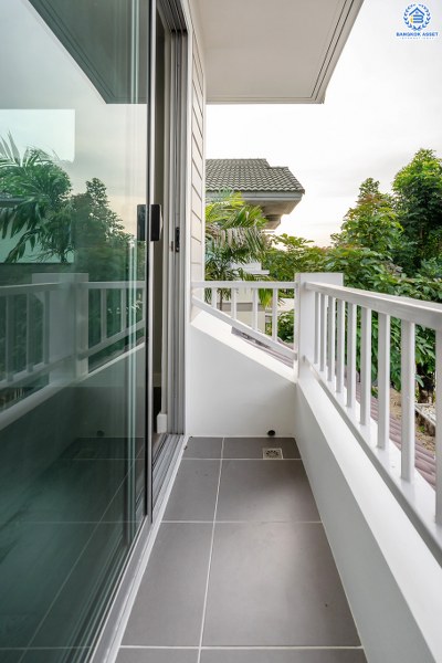 บ้านมือสองตกแต่งใหม่ จากแบรนด์ LH โครงการ ชัยพฤกษ์ บางใหญ่-เซ็นทรัลเวสต์เกต ตกแต่งสไตล์อบอุ่น ครบทุกฟังก์ชั่น คัดสรรวัสดุเกรดคุณภาพ เนื้อที่กว้าง 63.1 ตร.ว. ฟังก์ชั่น 3 ห้องนอน 3 ห้องน้ำ 2 ที่จอดรถ บนทำเลเดินทางสะดวก ใกล้รถไฟฟ้าสถานีคลองบางไผ่ เพียง 1.5 กม. ราคาพิเศษสุด!