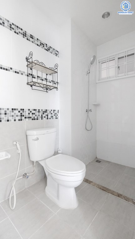 ทาวน์เฮ้าส์มือสองนนทบุรี ห้องมุม! ราคาถูกที่สุดในโครงการ* ม.วิลเลตไลท์ ติวานนท์-แจ้งวัฒนะ แถมเฟอร์นิเจอร์ Built-in สไตล์โมเดิร์นทั้งหลัง!! พร้อมฟังก์ชั่นครบ เนื้อที่ 25.6 ตร.ว. 3 ห้องนอน 2 ห้องน้ำ 2 ที่จอดรถ บนทำเลใกล้ห้าแยกปากเกร็ด และเซ็นทรัลแจ้งวัฒนะ...จองด่วน!