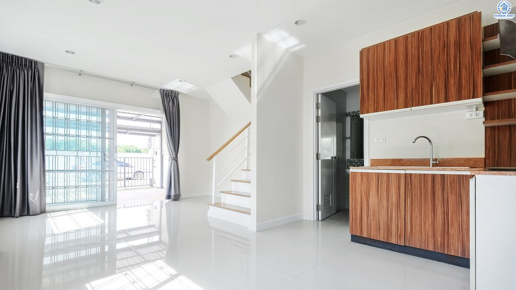 ทาวน์เฮ้าส์มือสองนนทบุรี ห้องมุม! ราคาถูกที่สุดในโครงการ* ม.วิลเลตไลท์ ติวานนท์-แจ้งวัฒนะ แถมเฟอร์นิเจอร์ Built-in สไตล์โมเดิร์นทั้งหลัง!! พร้อมฟังก์ชั่นครบ เนื้อที่ 25.6 ตร.ว. 3 ห้องนอน 2 ห้องน้ำ 2 ที่จอดรถ บนทำเลใกล้ห้าแยกปากเกร็ด และเซ็นทรัลแจ้งวัฒนะ...จองด่วน!