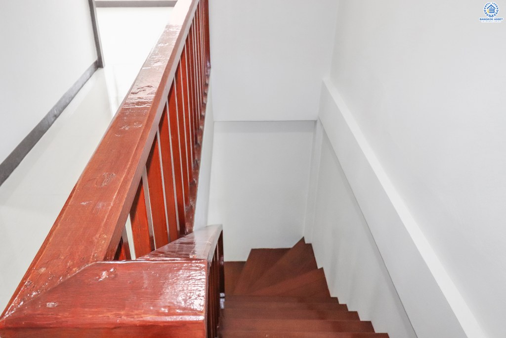 ทาวน์เฮ้าส์มือสองนนทบุรี ม.ร่มรื่นวิลล์ กาญจนาฯ-ราชพฤกษ์ (ใกล้ร.ร.เทพศิรินทร์) เนื้อที่ 19 ตร.ว. ฟังก์ชั่น 2 ห้องนอน 2 ห้องน้ำ ต่อเติมครัวพร้อมอยู่ บนทำเลสะดวกสบาย เดินทางง่าย เข้า-ออกได้ 3 เส้นทางสายหลัก เพียง 4 นาทีถึงจุดขึ้นทางด่วน "ศรีรัช" ราคาพิเศษสุด!