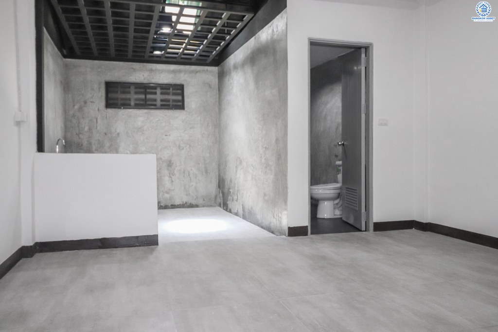 ทาวน์เฮ้าส์มือสองนนทบุรี ม.ร่มรื่นวิลล์ กาญจนาฯ-ราชพฤกษ์ (ใกล้ร.ร.เทพศิรินทร์) เนื้อที่ 19 ตร.ว. ฟังก์ชั่น 2 ห้องนอน 2 ห้องน้ำ ต่อเติมครัวพร้อมอยู่ บนทำเลสะดวกสบาย เดินทางง่าย เข้า-ออกได้ 3 เส้นทางสายหลัก เพียง 4 นาทีถึงจุดขึ้นทางด่วน "ศรีรัช" ราคาพิเศษสุด!