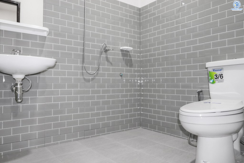 ทาวน์เฮ้าส์มือสองนนทบุรี ม.ร่มรื่นวิลล์ กาญจนาฯ-ราชพฤกษ์ (ใกล้ร.ร.เทพศิรินทร์) เนื้อที่ 19 ตร.ว. ฟังก์ชั่น 2 ห้องนอน 2 ห้องน้ำ ต่อเติมครัวพร้อมอยู่ บนทำเลสะดวกสบาย เดินทางง่าย เข้า-ออกได้ 3 เส้นทางสายหลัก เพียง 4 นาทีถึงจุดขึ้นทางด่วน "ศรีรัช" ราคาพิเศษสุด!