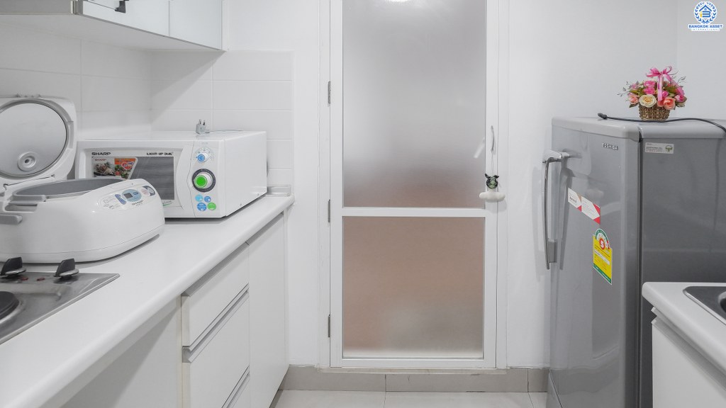 คอนโดมือสองนนทบุรี แบรนด์ LPN โครงการ ลุมพินีสวีท-ปิ่นเกล้า (ใกล้สะพานพระปิ่นเกล้า) ห้องกว้าง 40.54 ตร.ม. แถมเฟอร์นิเจอร์ พร้อมอยู่! สะดวกสบาย บนทำเลใจกลางเมือง เพียง 1 กม.จากเซ็นทรัลปิ่นเกล้า ใกล้ รพ.ศิริราช , ม.ธรรมศาสตร์ วิทยาเขตท่าพระจันทร์ฯลฯ