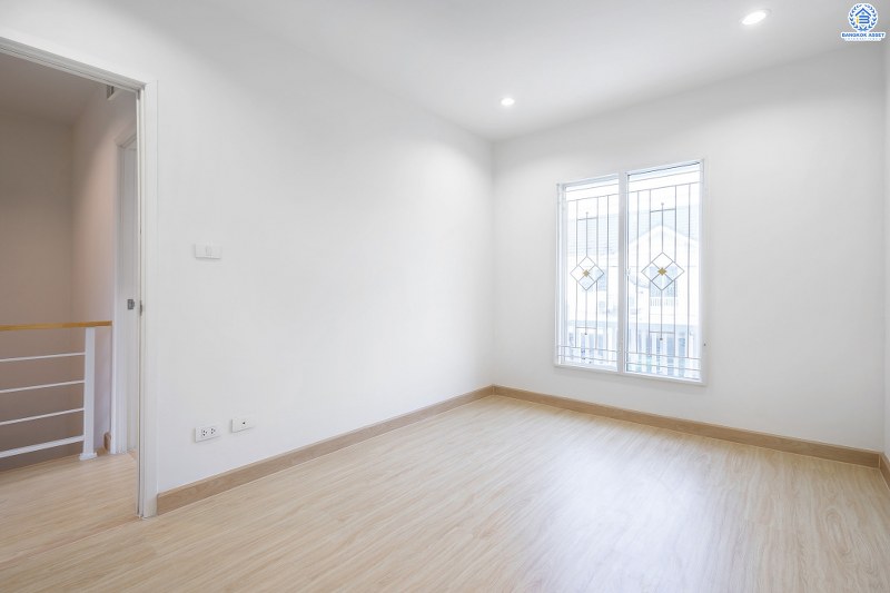 บ้านมือสองตกแต่งใหม่ ม.พฤกษาวิลล์54 พระราม5-นครอินทร์ ตกแต่งสวย ครบทุกฟังก์ชั่น พร้อมอยู่ เนื้อที่ 20 ตร.ว. ฟังก์ชั่น 3 ห้องนอน 2 ห้องน้ำ บนทำเลเดินทางสะดวก เชื่อมต่อทุกการเดินทาง ใกล้สะพานพระรามห้า และรถไฟฟ้าสถานี "แยกติวานนท์"