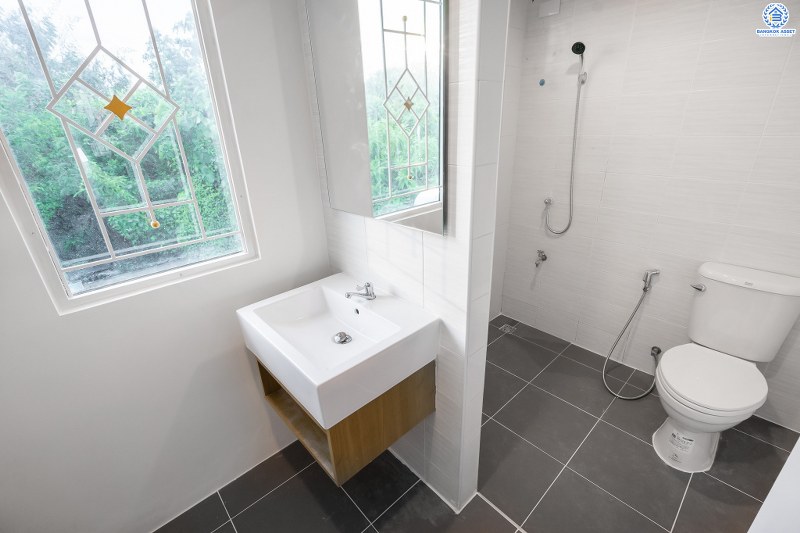 บ้านมือสองตกแต่งใหม่ ม.พฤกษาวิลล์54 พระราม5-นครอินทร์ ตกแต่งสวย ครบทุกฟังก์ชั่น พร้อมอยู่ เนื้อที่ 20 ตร.ว. ฟังก์ชั่น 3 ห้องนอน 2 ห้องน้ำ บนทำเลเดินทางสะดวก เชื่อมต่อทุกการเดินทาง ใกล้สะพานพระรามห้า และรถไฟฟ้าสถานี "แยกติวานนท์"