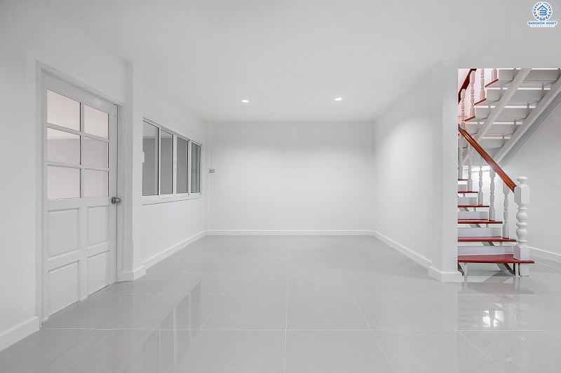 บ้านมือสองตกแต่งใหม่ ม.บัวทอง2 บางใหญ่-เซ็นทรัลเวสต์เกต เพียง 50 เมตรจากรถไฟฟ้า "สถานีคลองบางไผ่" ตกแต่งพร้อมอยู่ เนื้อที่ 30 ตร.ว. ฟังก์ชั้น 3 ห้องนอน 2 ห้องน้ำ 2 ที่จอดรถ เดินทางสะดวก ใกล้ถนนกาญจนาภิเษก มีรถประจำทางผ่านหลายสาย ราคาสุดคุ้ม!