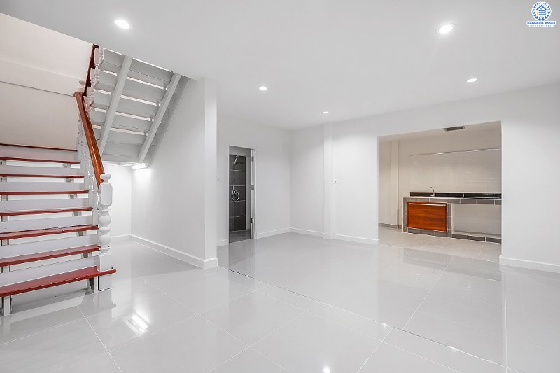 บ้านมือสองตกแต่งใหม่ ม.บัวทอง2 บางใหญ่-เซ็นทรัลเวสต์เกต เพียง 50 เมตรจากรถไฟฟ้า "สถานีคลองบางไผ่" ตกแต่งพร้อมอยู่ เนื้อที่ 30 ตร.ว. ฟังก์ชั้น 3 ห้องนอน 2 ห้องน้ำ 2 ที่จอดรถ เดินทางสะดวก ใกล้ถนนกาญจนาภิเษก มีรถประจำทางผ่านหลายสาย ราคาสุดคุ้ม!