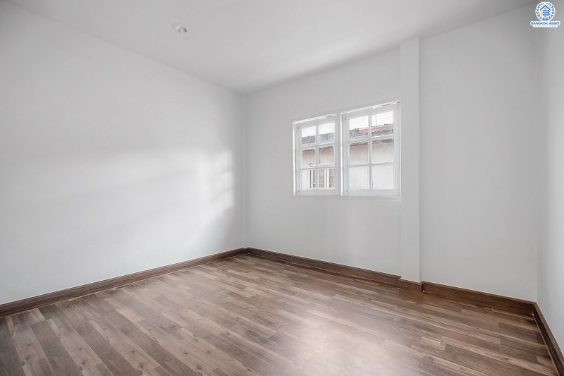 บ้านมือสองตกแต่งใหม่ ม.บัวทอง2 บางใหญ่-เซ็นทรัลเวสต์เกต เพียง 50 เมตรจากรถไฟฟ้า "สถานีคลองบางไผ่" ตกแต่งพร้อมอยู่ เนื้อที่ 30 ตร.ว. ฟังก์ชั้น 3 ห้องนอน 2 ห้องน้ำ 2 ที่จอดรถ เดินทางสะดวก ใกล้ถนนกาญจนาภิเษก มีรถประจำทางผ่านหลายสาย ราคาสุดคุ้ม!