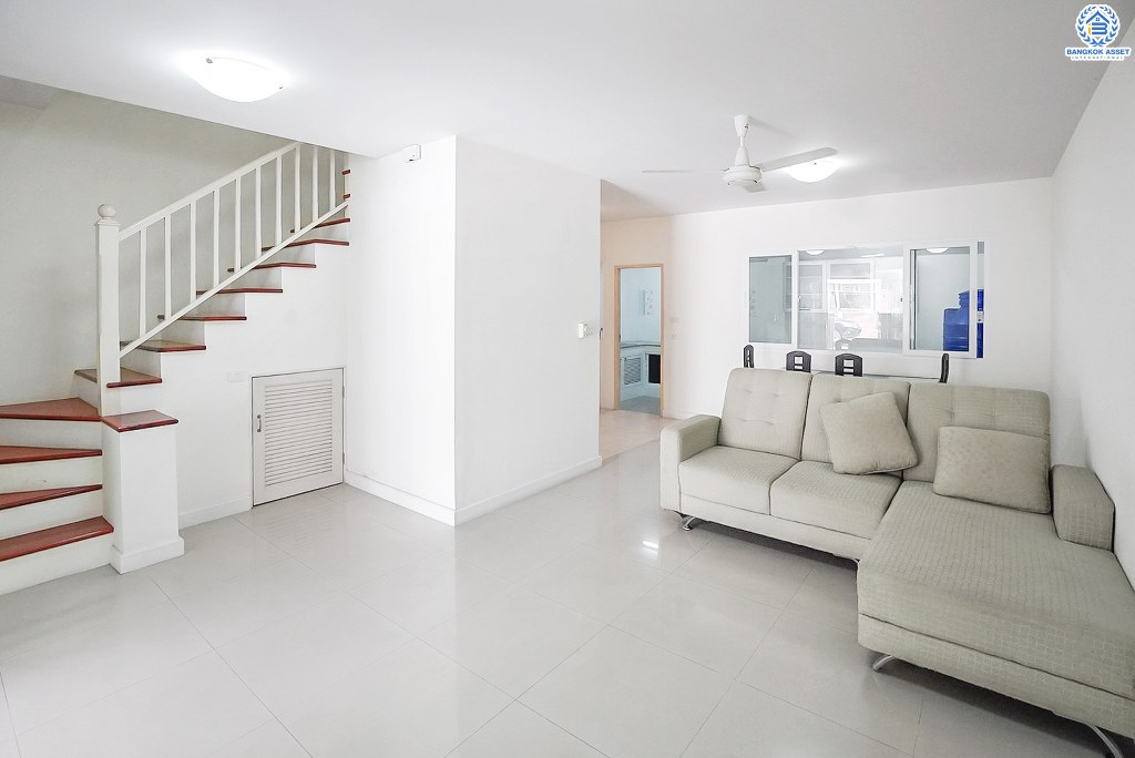 ทาวน์เฮ้าส์มือสองนนทบุรี ม.พฤกษาทาวน์ ทำเลติดถนนราชพฤกษ์ ใกล้วงเวียนพระราม5 คุ้มสุด! กับบ้านตกแต่ง/ต่อเติม พร้อมอยู่! เนื้อที่ 21.5 ตร.ว. ฟังก์ชั่น 3 ห้องนอน 2 ห้องน้ำ 2 ที่จอดรถ พร้อมสาธารณูปโภคครบครัน...