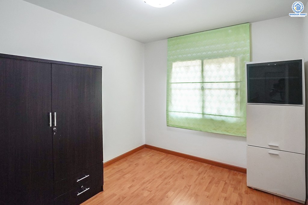 ทาวน์เฮ้าส์มือสองนนทบุรี ม.พฤกษาทาวน์ ทำเลติดถนนราชพฤกษ์ ใกล้วงเวียนพระราม5 คุ้มสุด! กับบ้านตกแต่ง/ต่อเติม พร้อมอยู่! เนื้อที่ 21.5 ตร.ว. ฟังก์ชั่น 3 ห้องนอน 2 ห้องน้ำ 2 ที่จอดรถ พร้อมสาธารณูปโภคครบครัน...