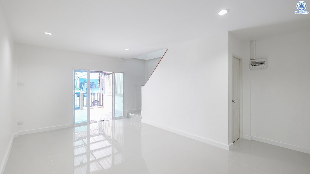 ทาวน์เฮ้าส์มือสองนนทบุรี ราคาล้านต้นๆ ม.บัวทอง4 บ้านกล้วย-ไทรน้อย เนื้อที่ 18 ตร.ว. หน้ากว้าง 5 เมตร ฟังก์ชั้น 2 ห้องนอน 2 ห้องน้ำ พร้อมอยู่! เดินทางสะดวกสุดๆ ใกล้ถนนกาญจนาภิเษก ,เซ็นทรัลเวสต์เกต มีรถประจำทางผ่านหลายสาย คุ้มมากกก