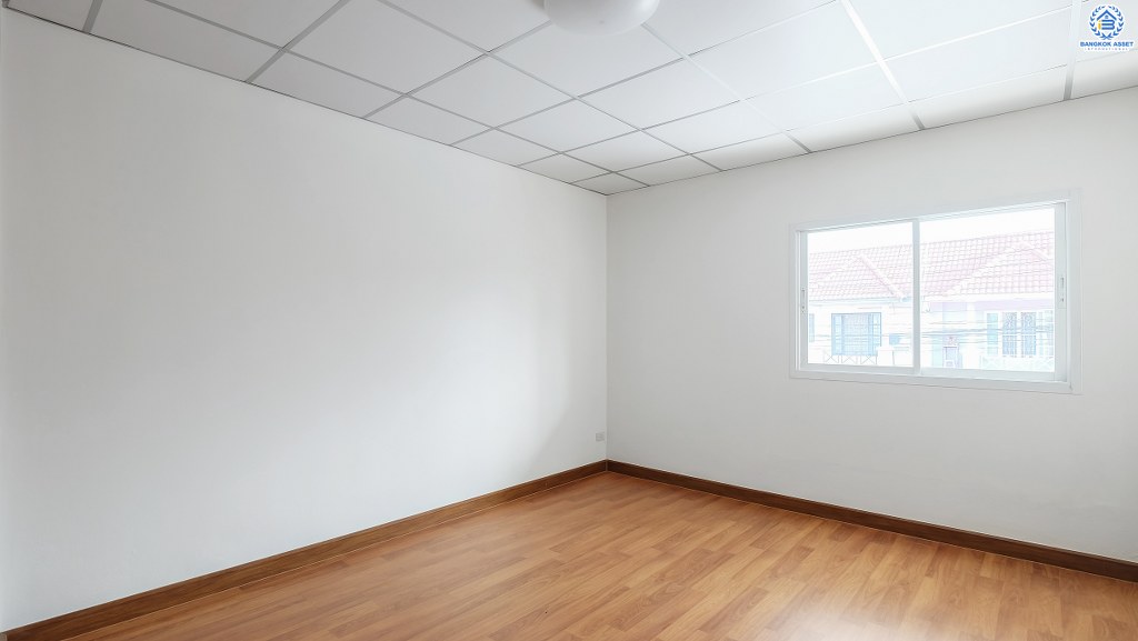 ทาวน์เฮ้าส์มือสองนนทบุรี ราคาล้านต้นๆ ม.บัวทอง4 บ้านกล้วย-ไทรน้อย เนื้อที่ 18 ตร.ว. หน้ากว้าง 5 เมตร ฟังก์ชั้น 2 ห้องนอน 2 ห้องน้ำ พร้อมอยู่! เดินทางสะดวกสุดๆ ใกล้ถนนกาญจนาภิเษก ,เซ็นทรัลเวสต์เกต มีรถประจำทางผ่านหลายสาย คุ้มมากกก